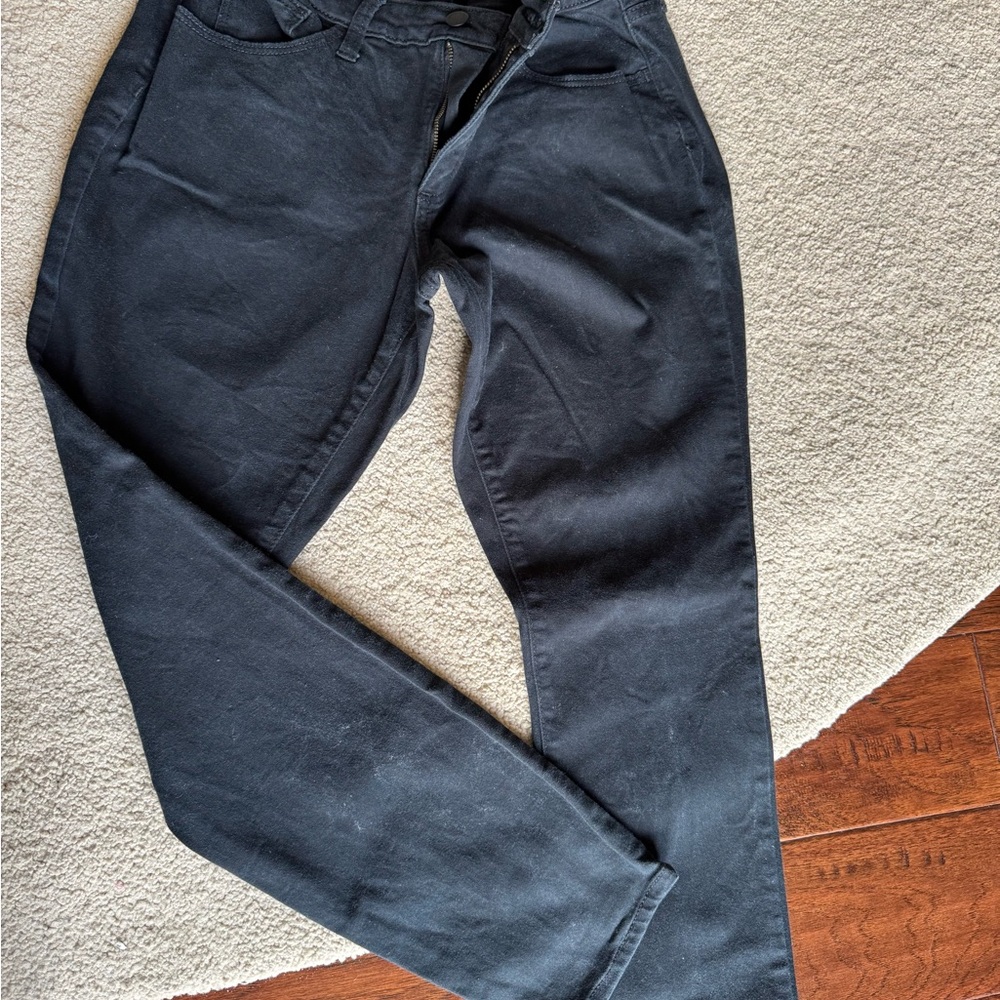 Universal Thread Goods Co.  Black, mid rise, curvy skinny jeans. Size 10/30r.